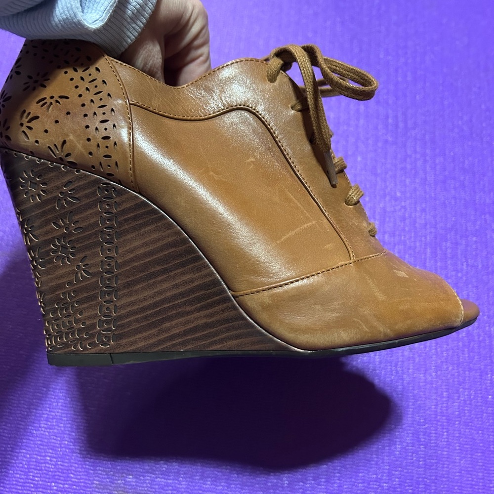 Gianni Bini leather wedge open toed booties